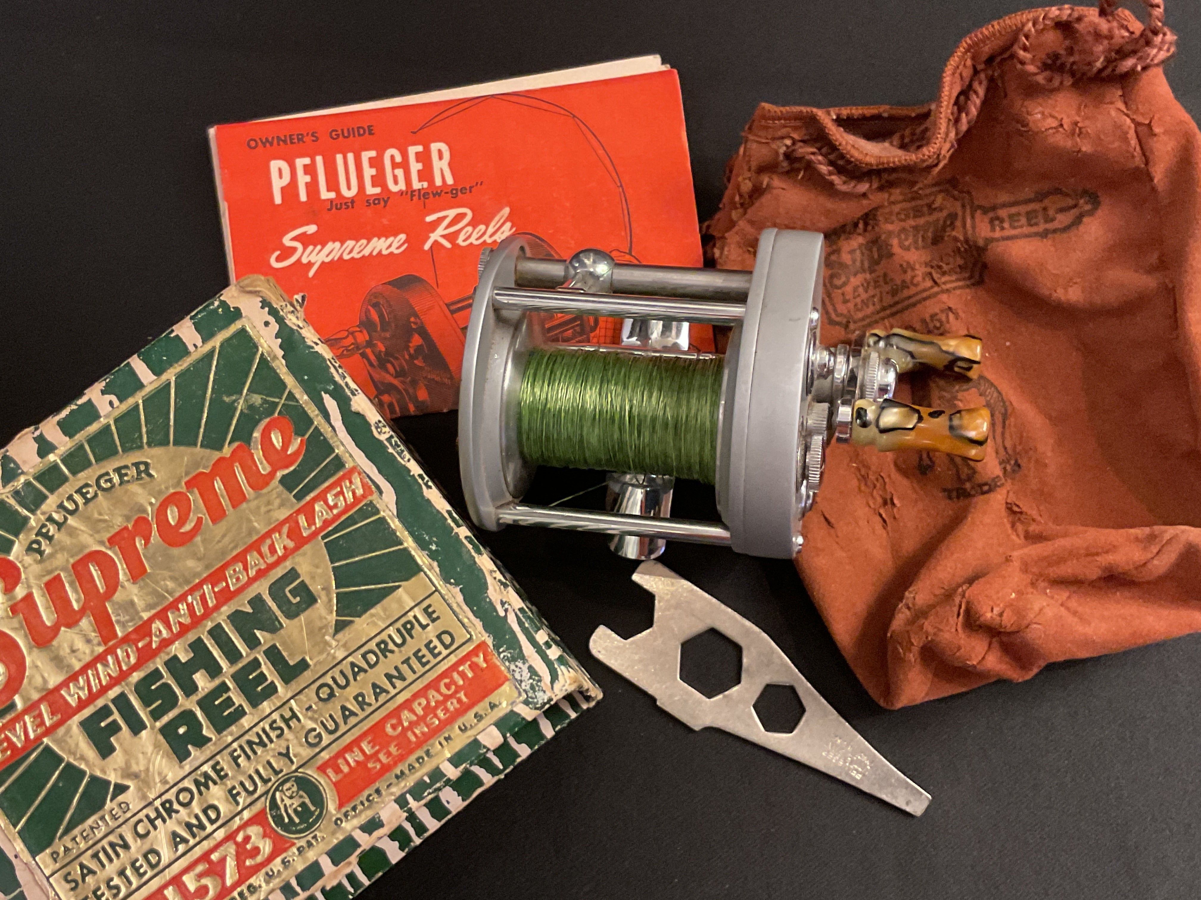 Pflueger - Supreme No. 1573 Fishing Reel