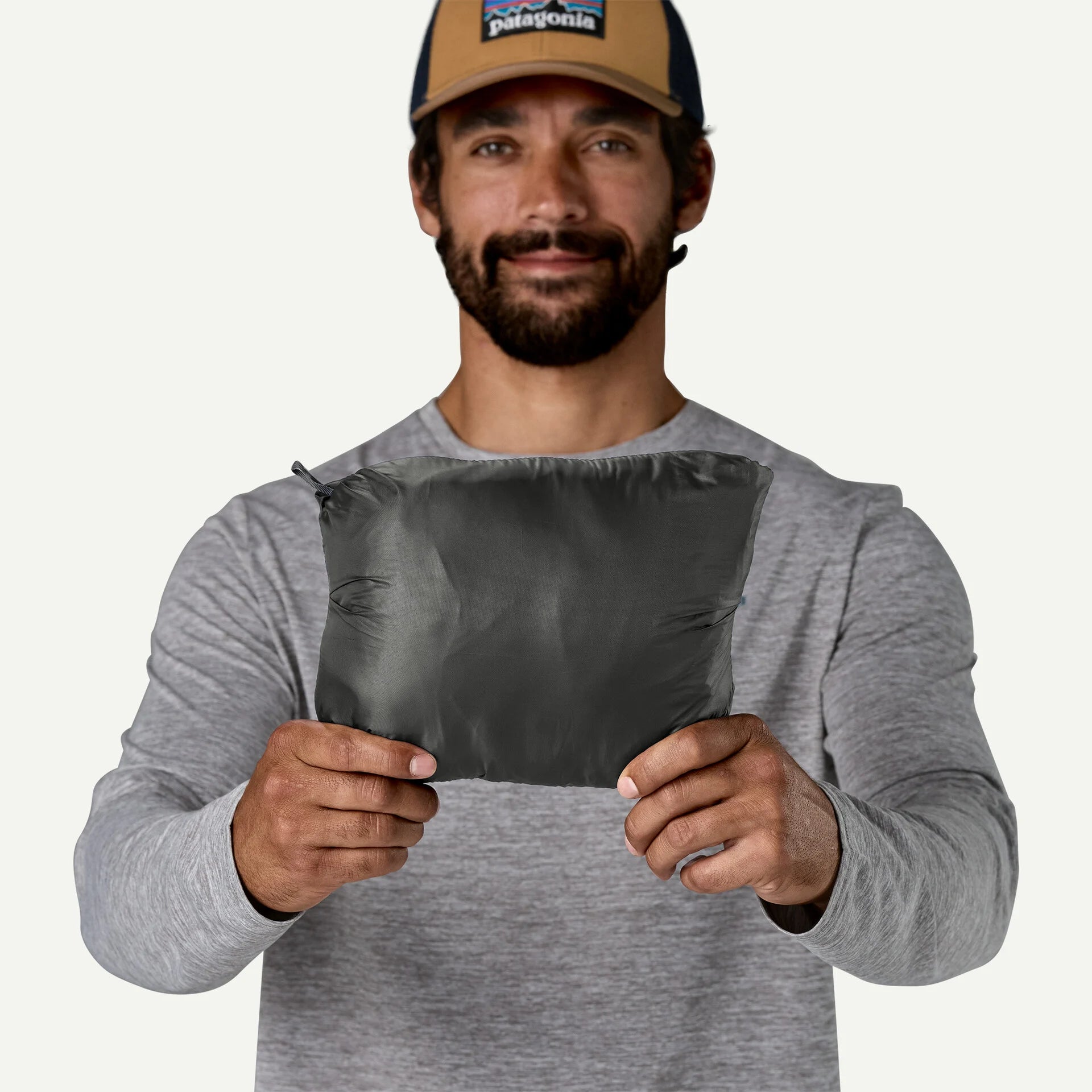Patagonia - M's Nano Puff Fitz Roy Trout Hoody - Forge Grey